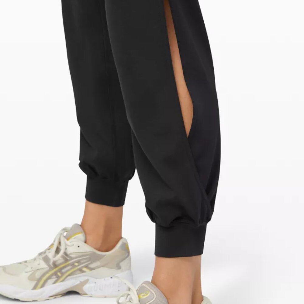 LULULEMON 4 Black Align Jogger Cool Vent Pockets HW Calf Opening